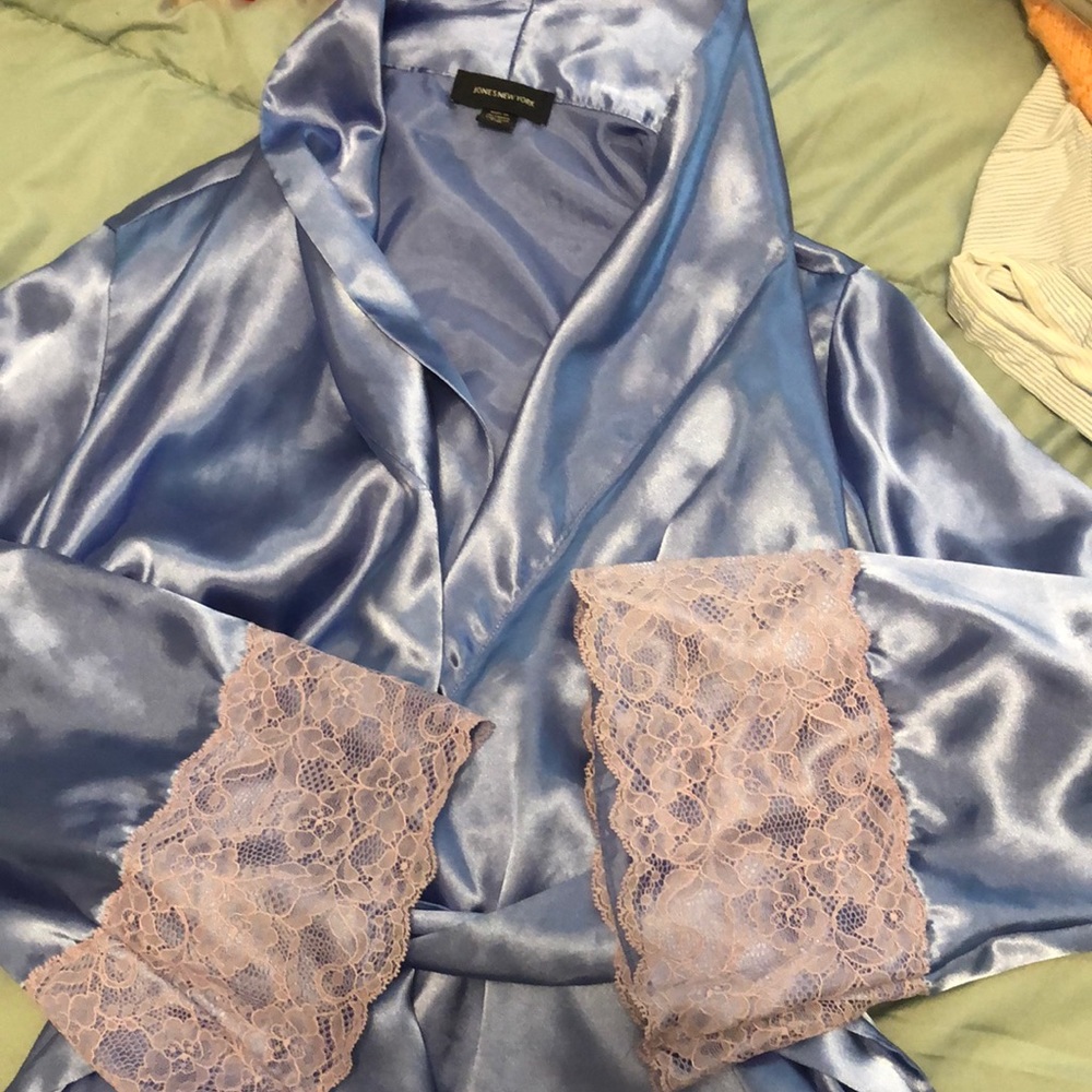 Jones New York silk robe